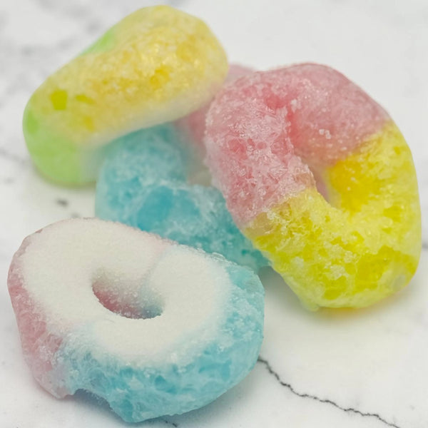 Rainbow Rings - Limited Edition – gefriergetrocknete Süßigkeit von Melfmade Munchies aus Hamburg
